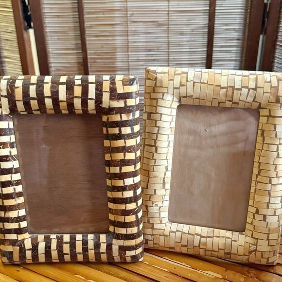 Two Bamboo Tropical Wooden Photo Frames  4" X 5.5" Tabletop Display - Picture 3 of 4
